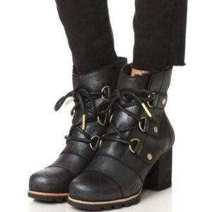 Sorel Addington Lace Up Ankle Boots 
Black Leather Waterproof 
Size 9